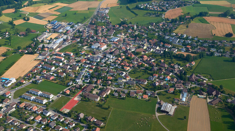 Madiswil, Luftaufnahme - Foto Willy Jost